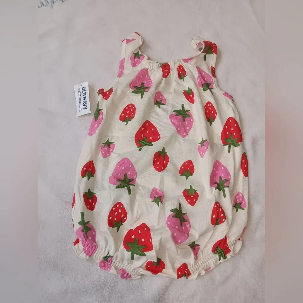 Old Navy Sleeveless One Piece Strawberry Print Baby Romper 18-24M NWT